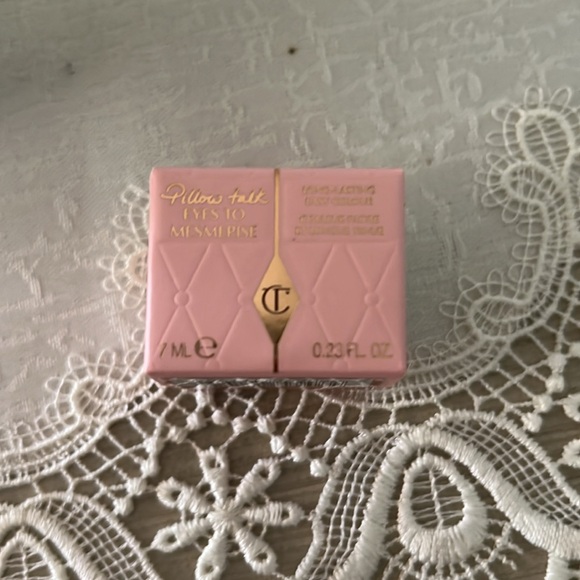 Charlotte Tilbury Rose Gold Eyeshadow - Picture 5 of 6
